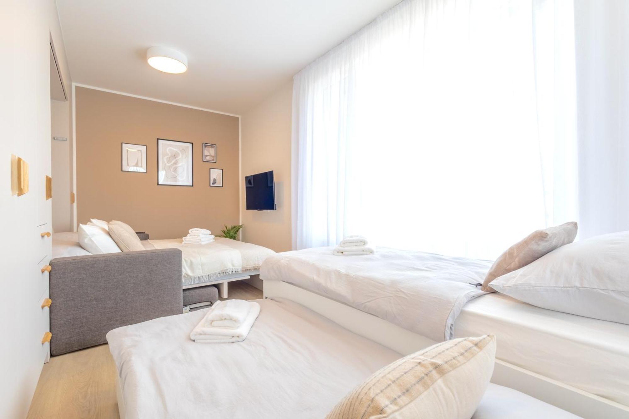 Bright 2Br - 4Th Floor, Balcony, Free Parking By Gravity Prague Apartment Exterior photo