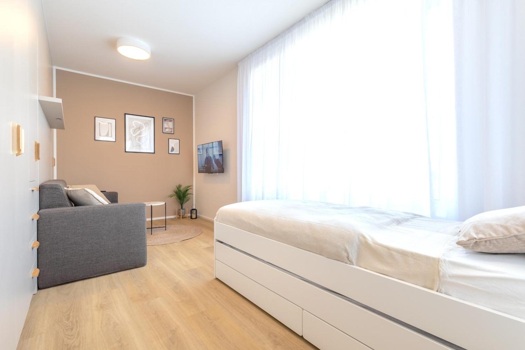 Bright 2Br - 4Th Floor, Balcony, Free Parking By Gravity Prague Apartment Exterior photo