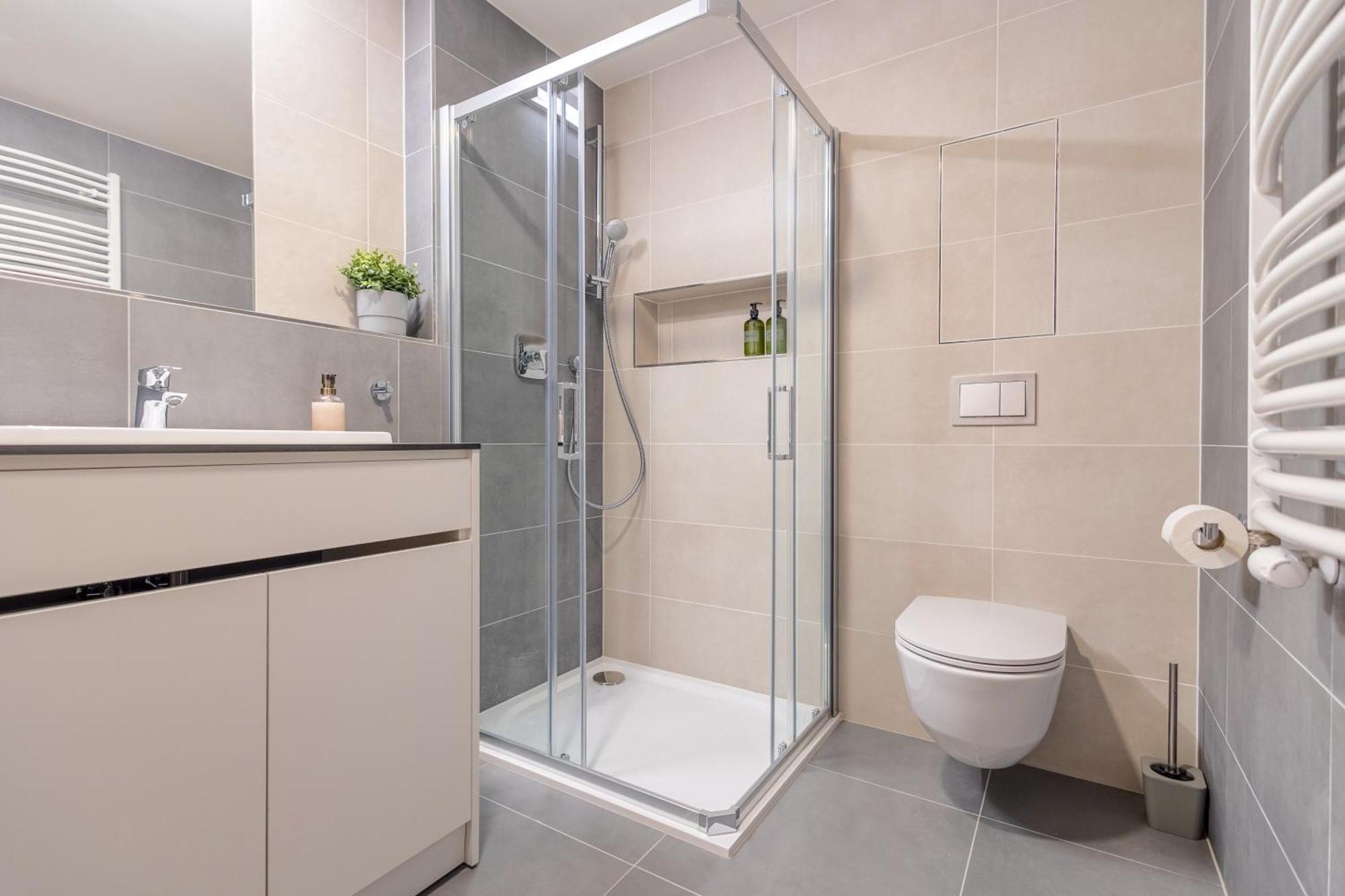 Bright 2Br - 4Th Floor, Balcony, Free Parking By Gravity Prague Apartment Exterior photo