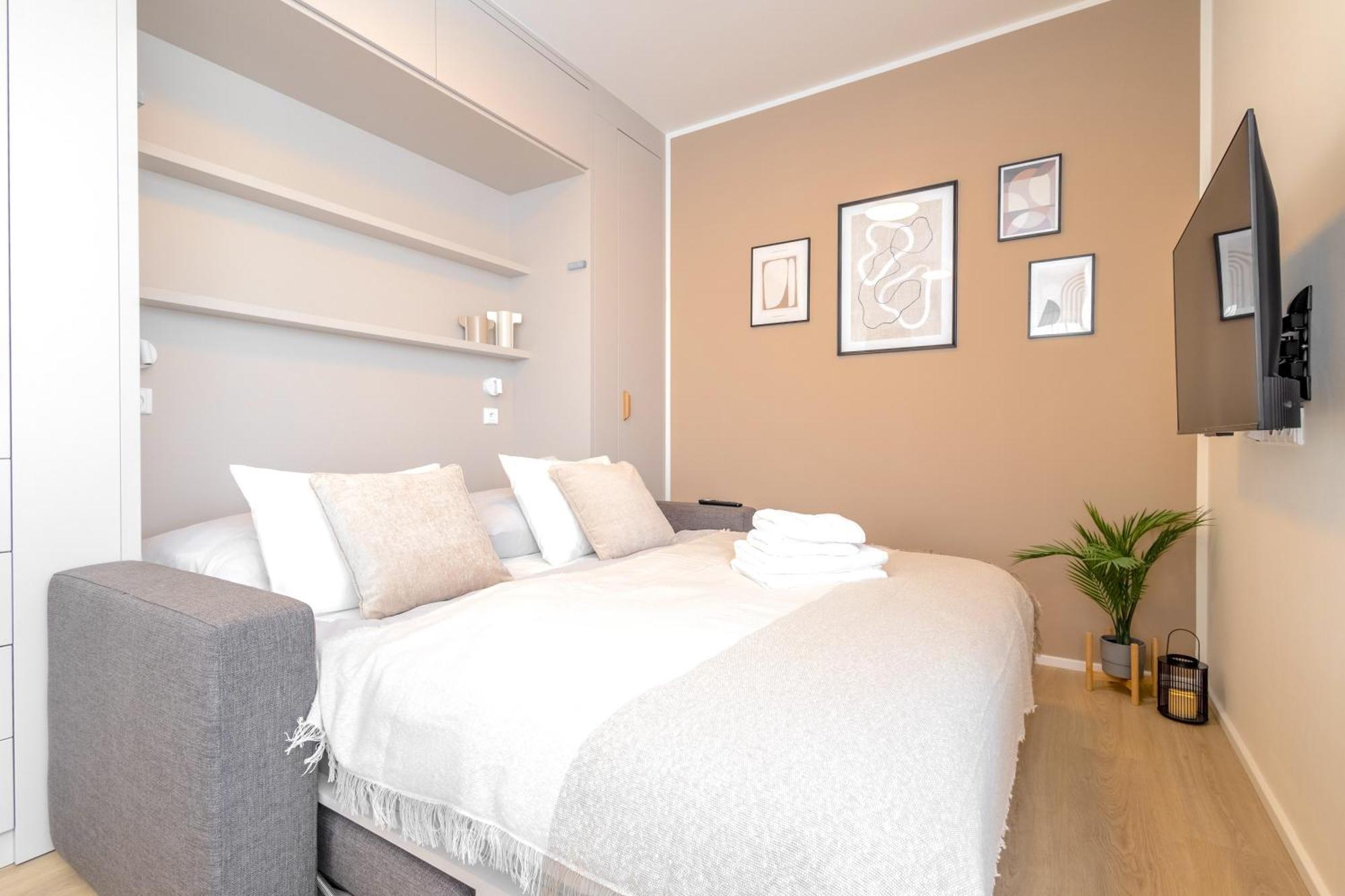 Bright 2Br - 4Th Floor, Balcony, Free Parking By Gravity Prague Apartment Exterior photo