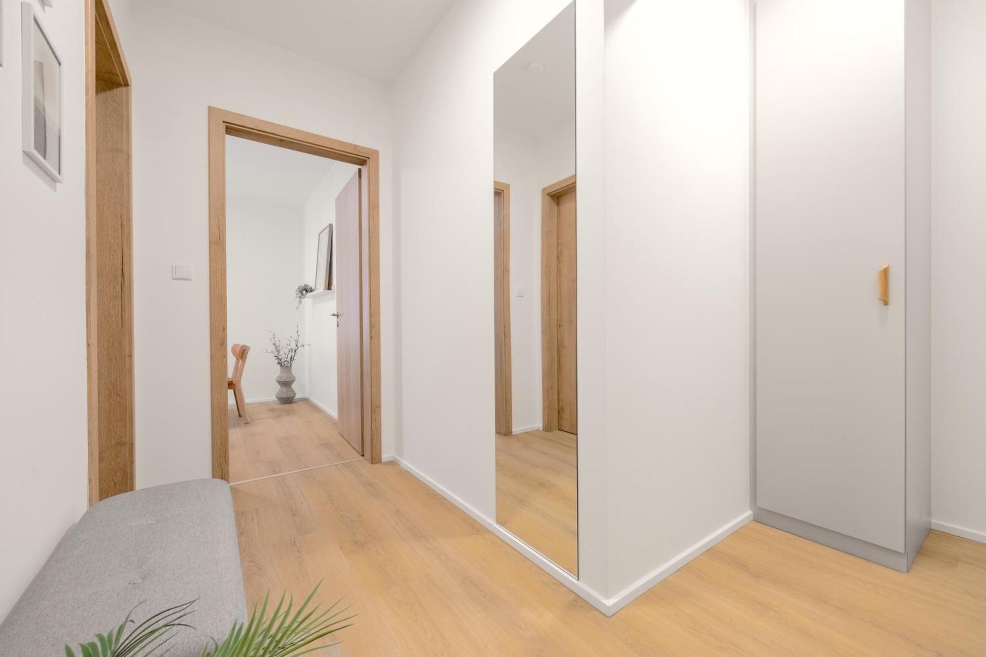 Bright 2Br - 4Th Floor, Balcony, Free Parking By Gravity Prague Apartment Exterior photo