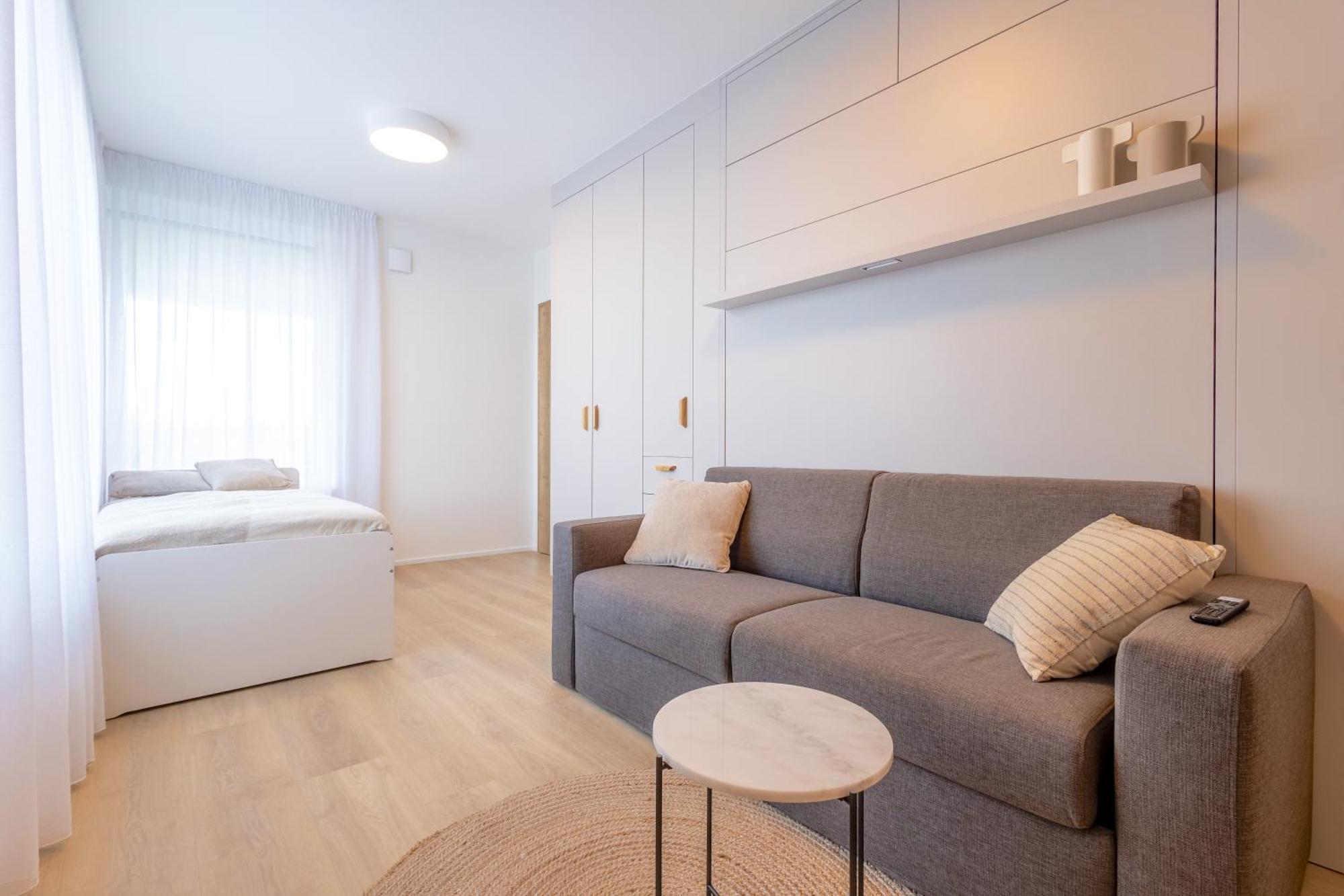 Bright 2Br - 4Th Floor, Balcony, Free Parking By Gravity Prague Apartment Exterior photo