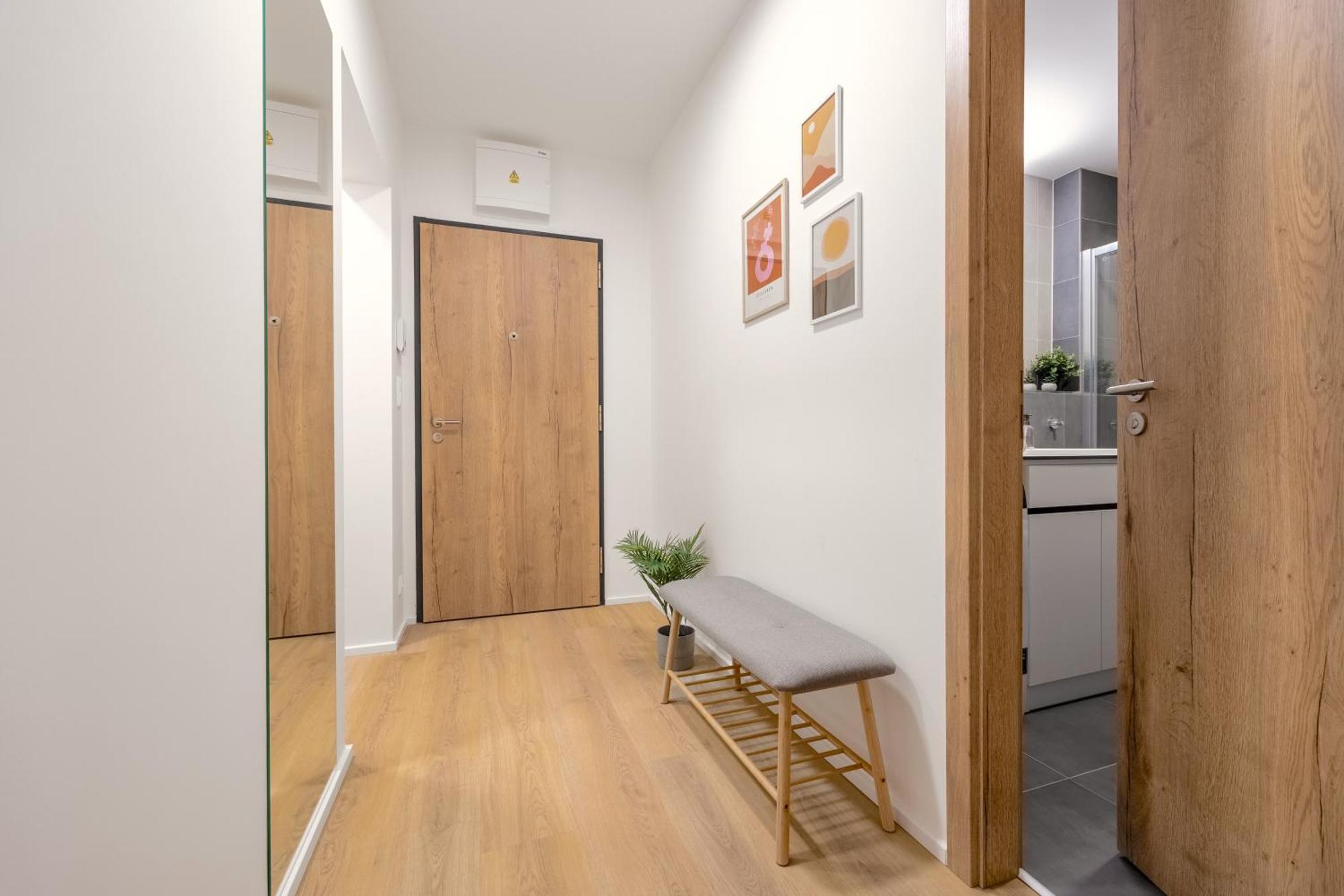Bright 2Br - 4Th Floor, Balcony, Free Parking By Gravity Prague Apartment Exterior photo