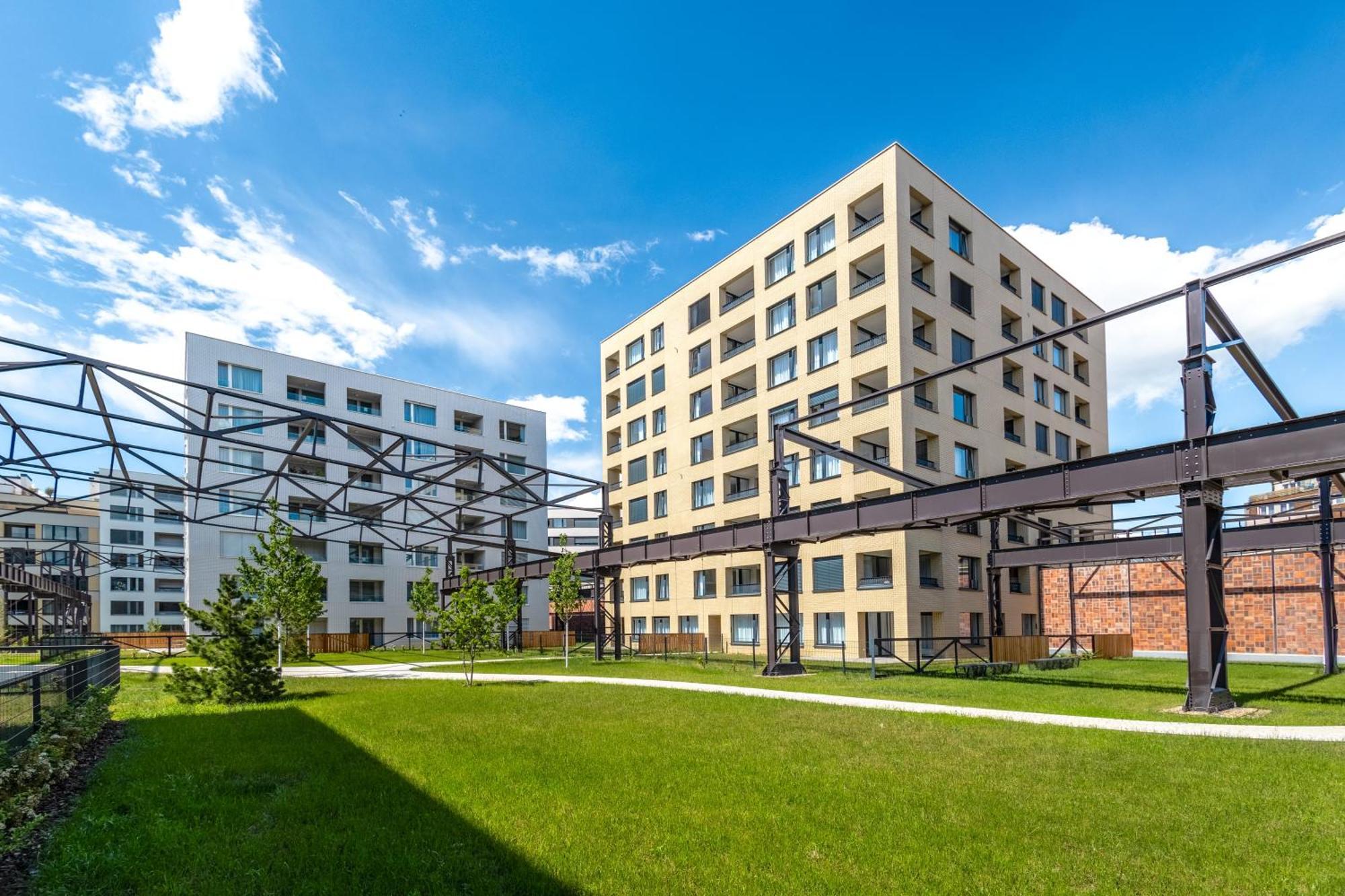 Bright 2Br - 4Th Floor, Balcony, Free Parking By Gravity Prague Apartment Exterior photo